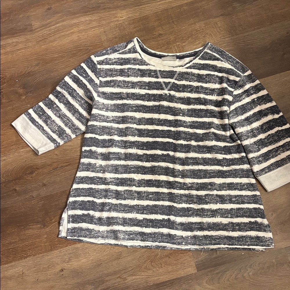 Nice avenue brand blouse size 14/16. Grey and white color